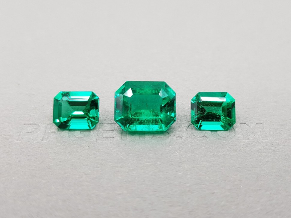 Set of Colombian vivid green emeralds 5.68 ct, GRS Image №1