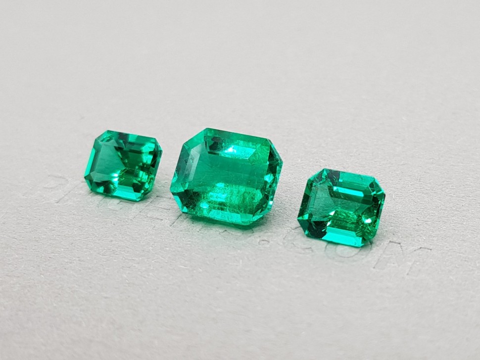 Set of Colombian vivid green emeralds 5.68 ct, GRS Image №3