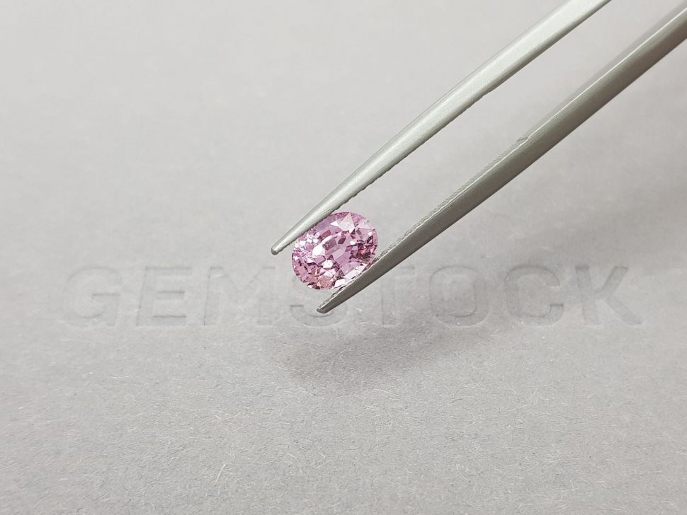 Unheated pink sapphire from Madagascar in oval cut 1.35 ct Image №4