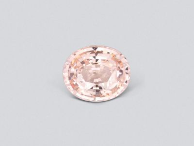 Rare Padparadscha sapphire 4.03 carats in oval cut, Madagascar photo