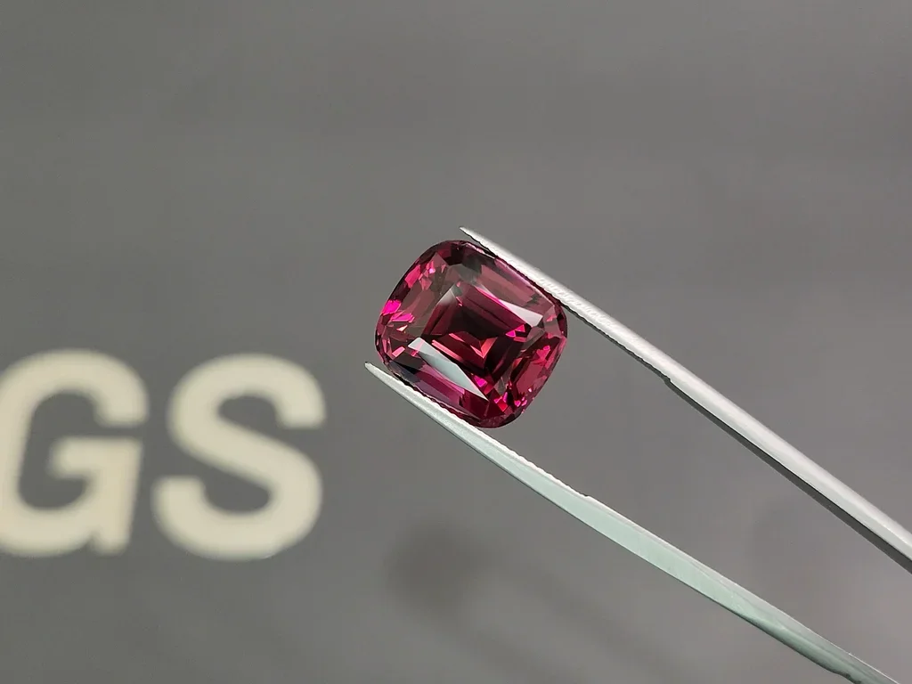 Grenat rhodolite taille coussin 17,16 carats, Tanzanie Image №3
