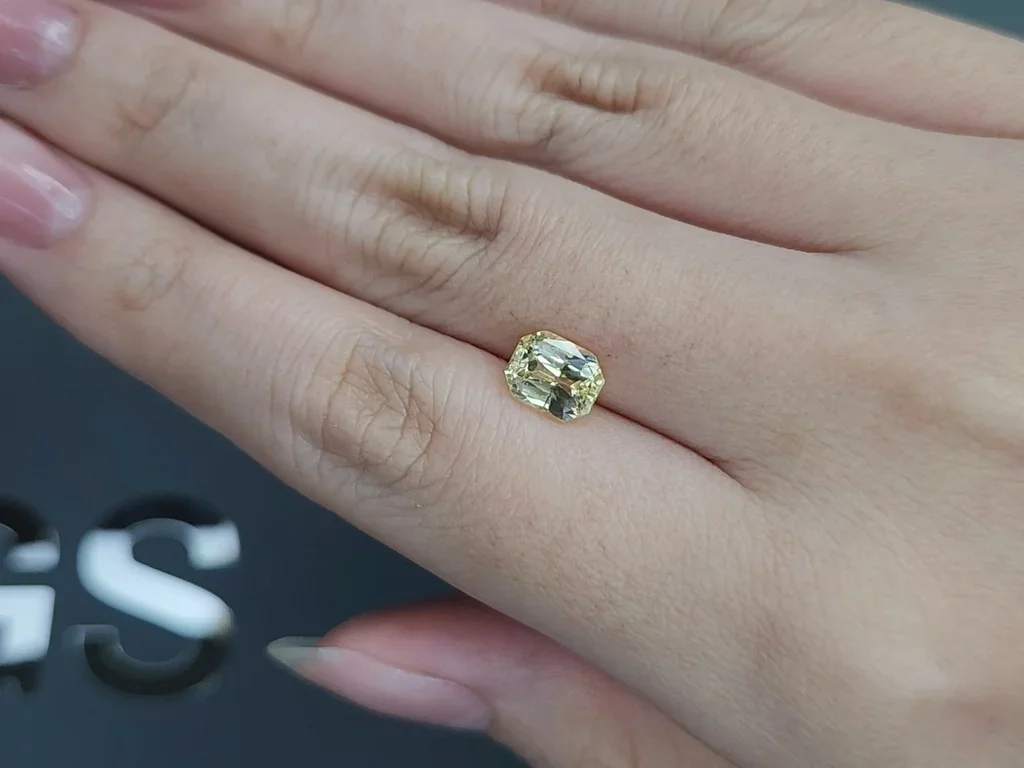 Unbeheizter pastellgelber Saphir im Radiantschliff, 2,00 ct, Sri Lanka  Image №2