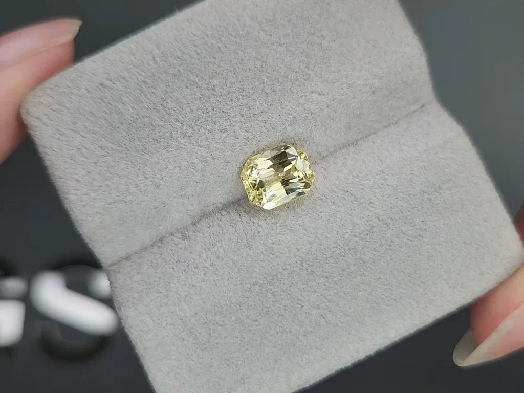 Unbeheizter pastellgelber Saphir im Radiantschliff, 2,00 ct, Sri Lanka  Image №4