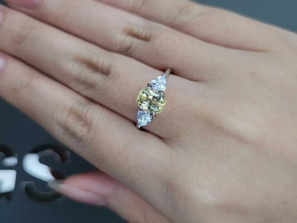 Unbeheizter pastellgelber Saphir im Radiantschliff, 2,00 ct, Sri Lanka  Image №5