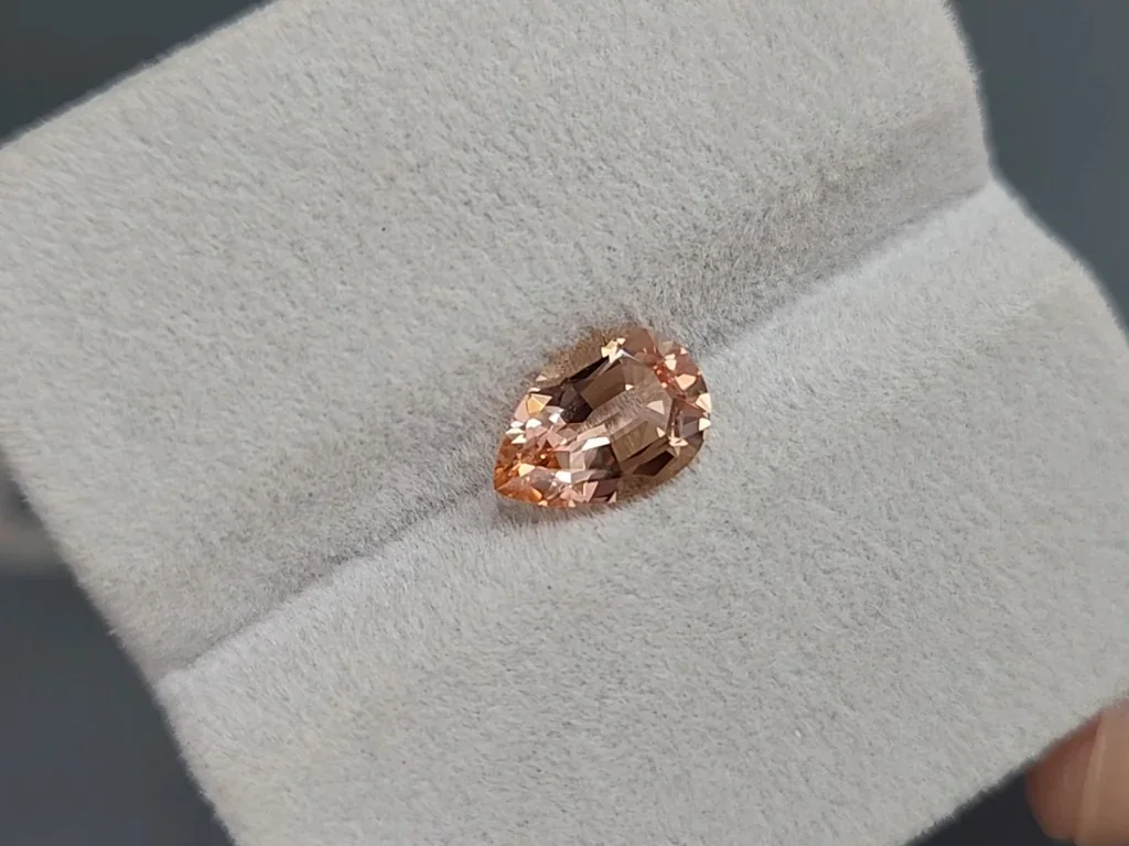 Topaz Imperial  pear cut 1.76 carats, Brazil Image №4