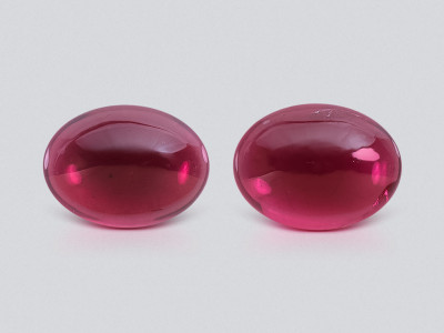 Pair of rhodolite garnets cabochon cut 3.18 carats, Madagascar photo