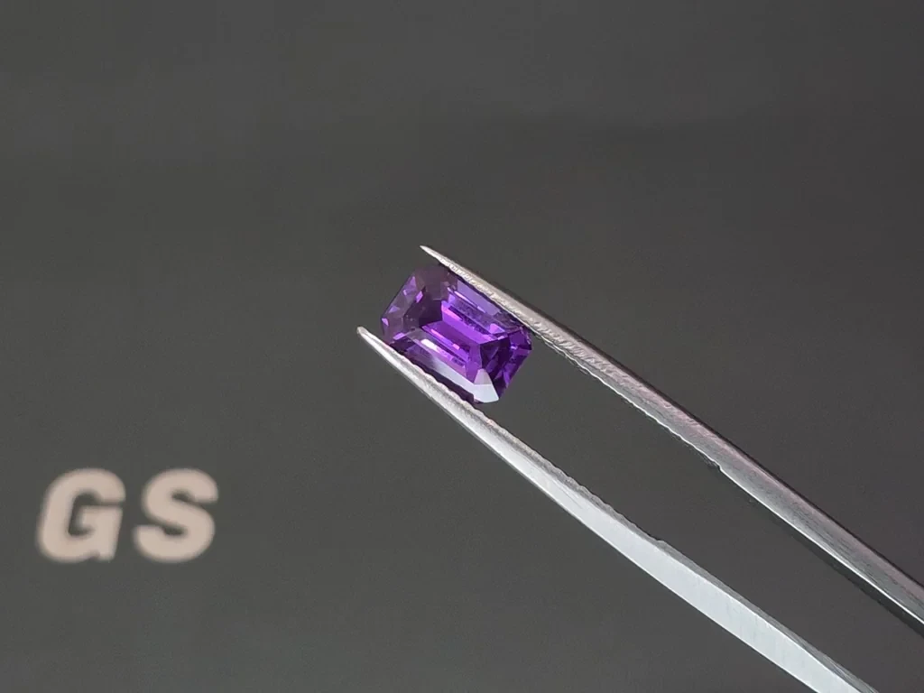 Unheated sapphire vivid-violet octagon cut 2.03 carats, Madagascar Image №3