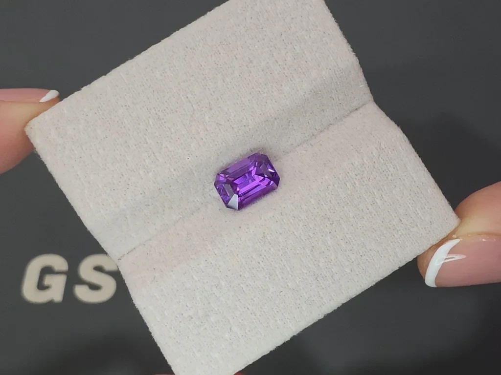 Unheated sapphire vivid-violet octagon cut 2.03 carats, Madagascar Image №4