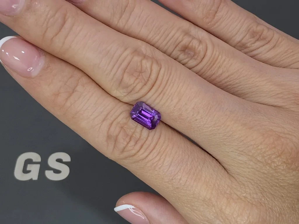 Unheated sapphire vivid-violet octagon cut 2.03 carats, Madagascar Image №2