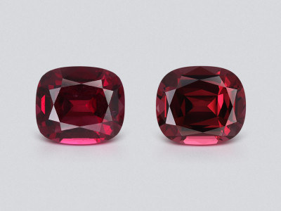Pair of rhodolite garnets cushion cut 4.28 carats, Madagascar photo