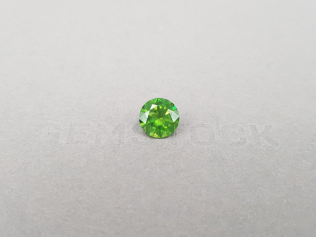 Sparkling russian demantoid with horse tail like inclusion 2.63 ct Image №1
