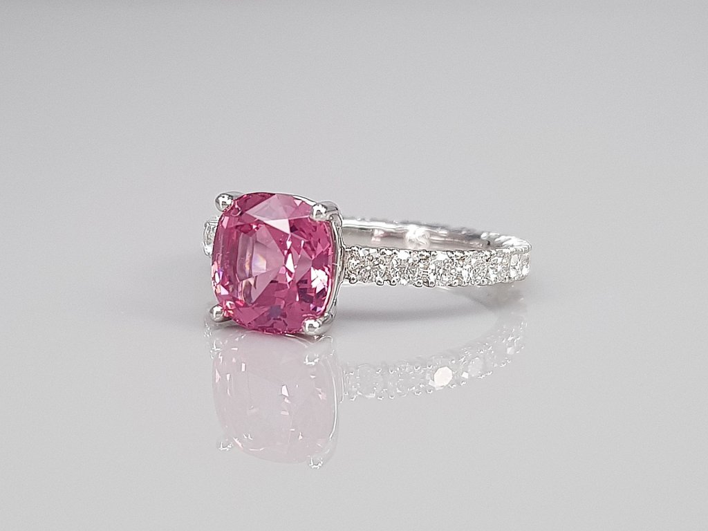 Ring with Pamir pink spinel 2.61 ct and diamonds in 18K white gold Image №3