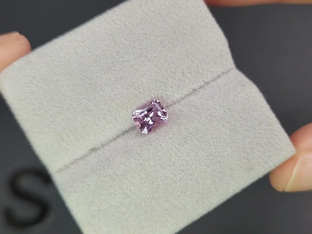 Saphir non traité (rose bébé) taille radiant 0,92 carats, Sri Lanka  Image №4