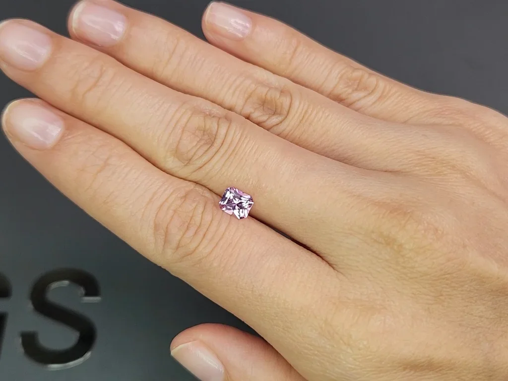 Saphir non traité (rose bébé) taille radiant 0,92 carats, Sri Lanka  Image №2