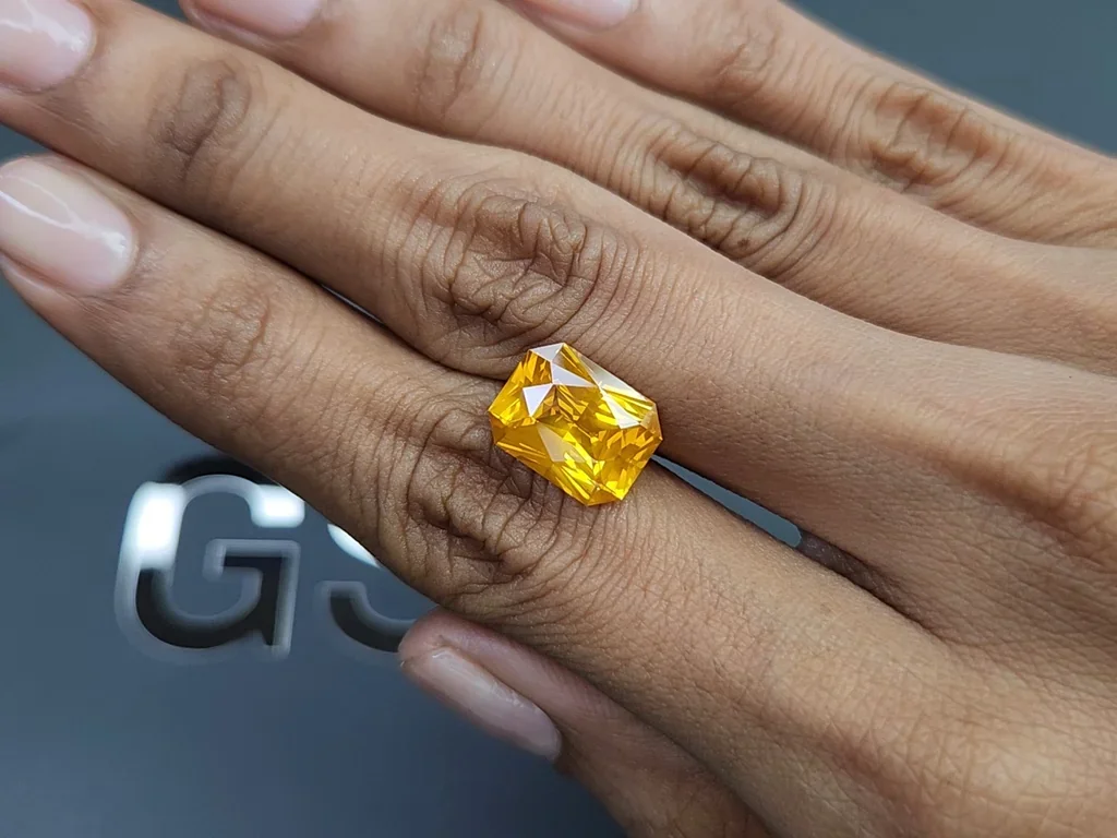 Sapphire yellow orange radiant cut 5.93 carats, Sri Lanka Image №2