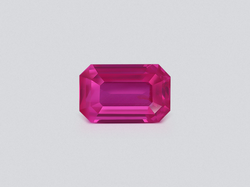 Unheated sapphire Vivid Pink octagon cut 2.02 carats, Madagascar Image №1