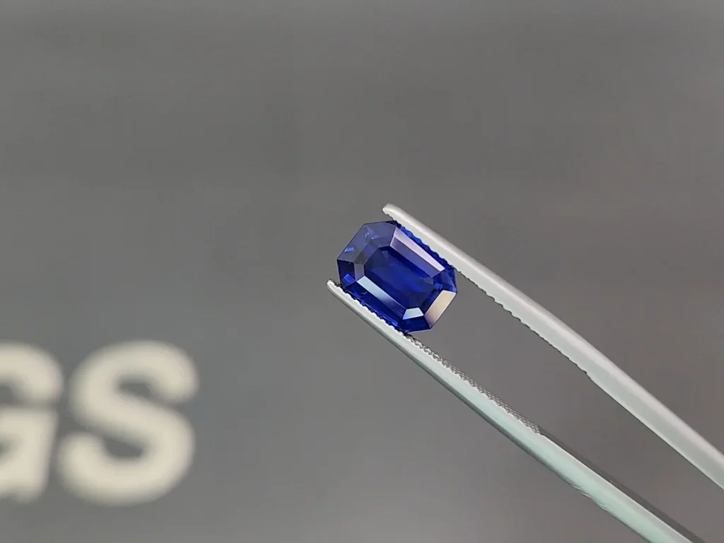 Saphir bleu royal taille octogone de 3,14 carats, Sri Lanka Image №3