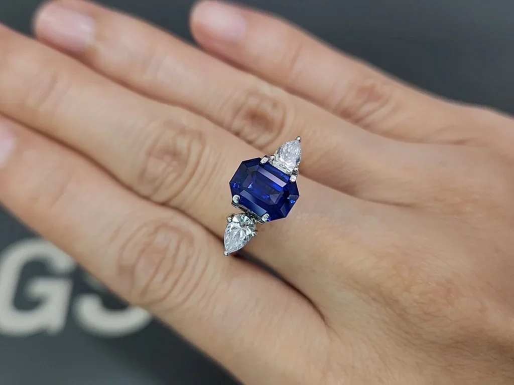 Saphir bleu royal taille octogone de 3,14 carats, Sri Lanka Image №5