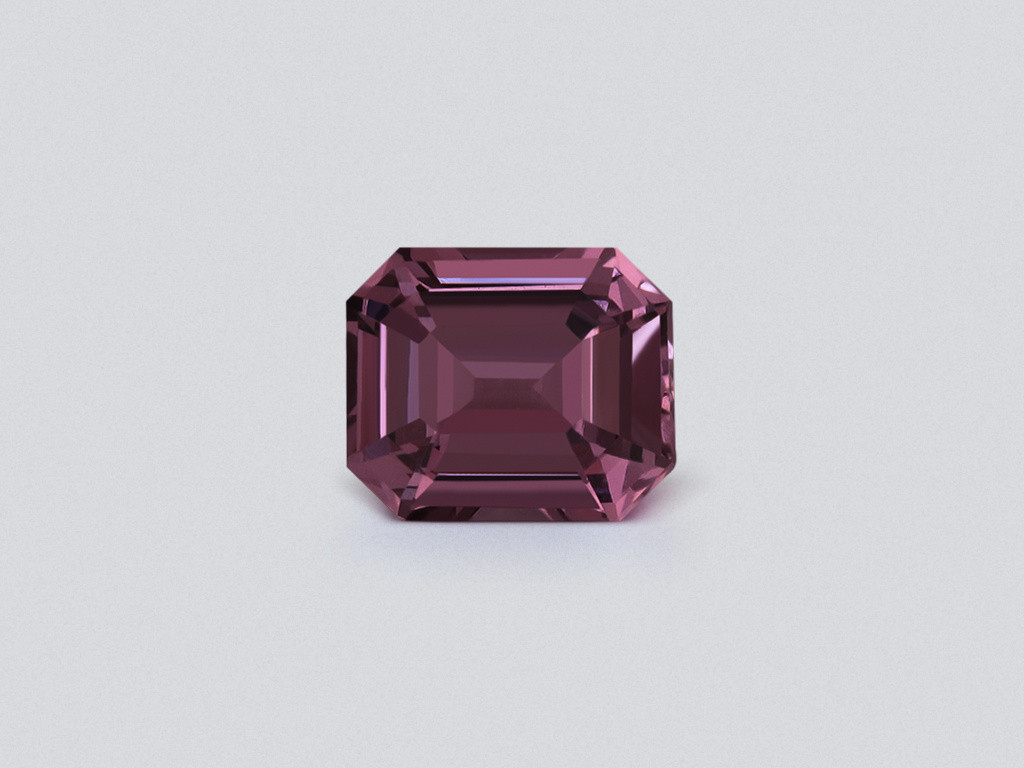Espinela púrpura de talla octogonal de 2,03 carats, Tanzania Image №1