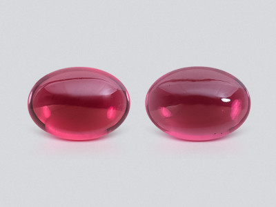 Pair of garnets rhodolite cabochon cut 1.95 carats, Madagascar photo