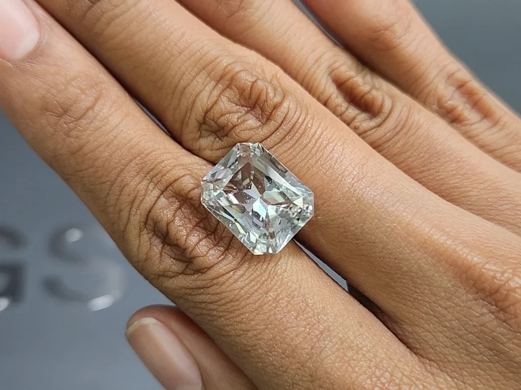 Kunzite light green radiant cut 8.67 carats, Pakistan Image №2
