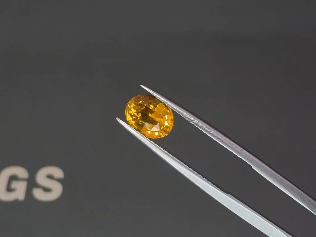 Sapphire Vivid Yellow oval cut 2.02 carats, Sri Lanka Image №3