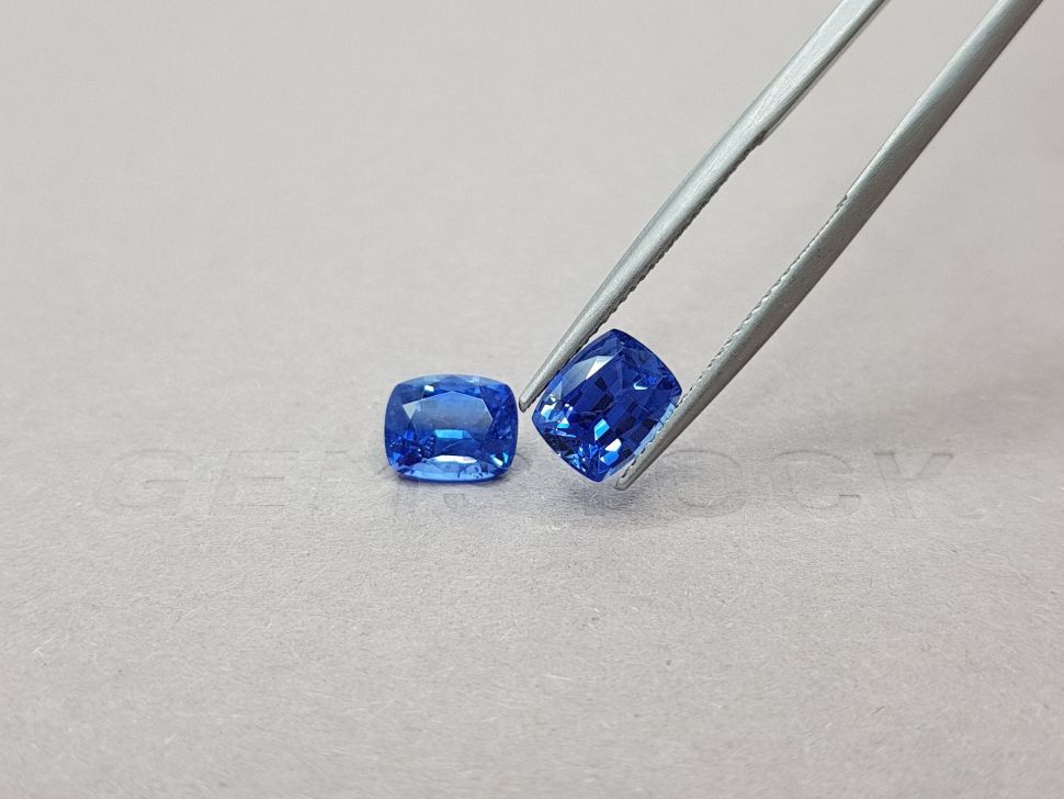 Pair of bright cushion-cut cornflower blue sapphires 4.02 ct, Sri Lanka Image №4