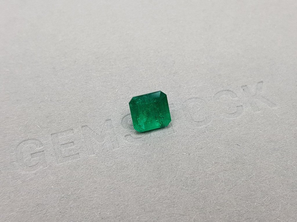 Emerald from Colombia intense color octagon shape 1.58 ct Image №2
