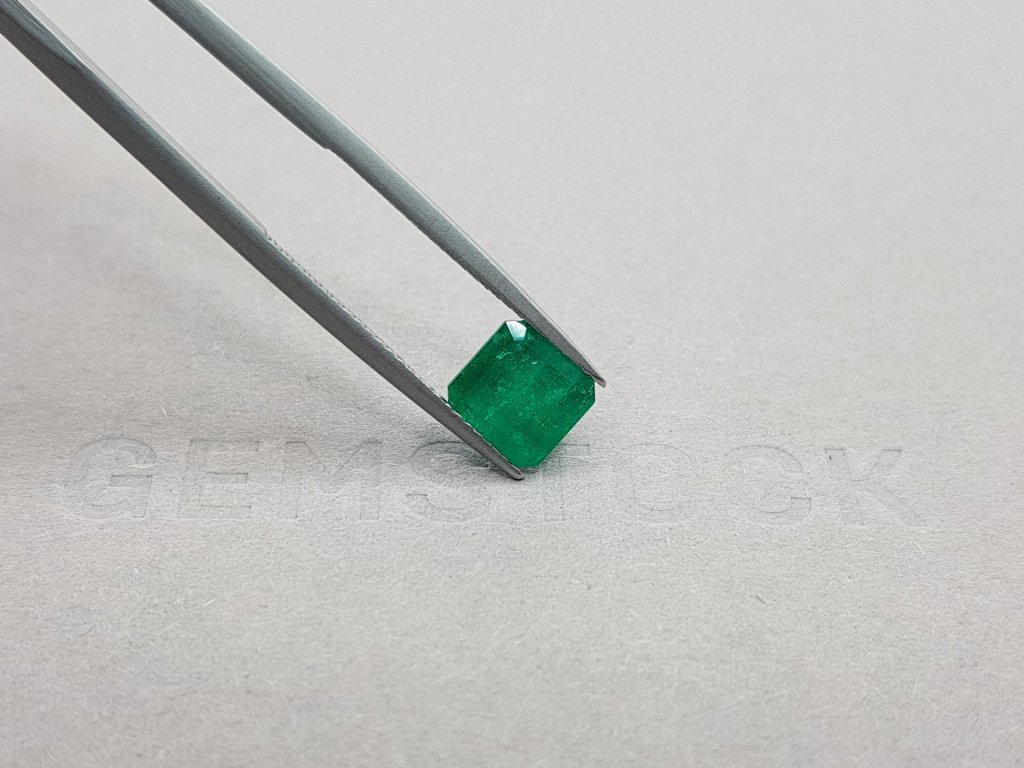 Emerald from Colombia intense color octagon shape 1.58 ct Image №4