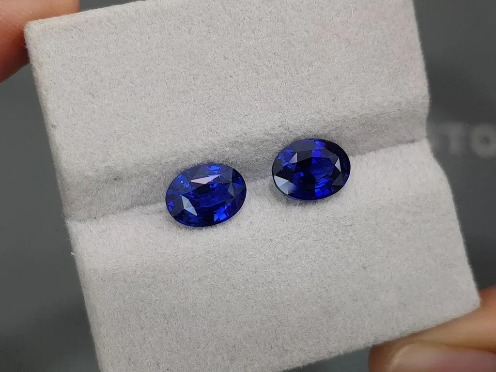 Pair of Royal Blue sapphires 4.62 carats in oval cut, Sri Lanka Image №4