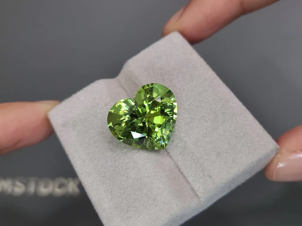 Mint green tourmaline in a high-precision cut 13.87 carats, heart shape Image №4