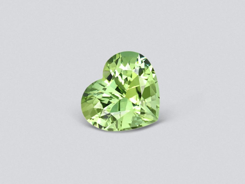 Mint green tourmaline in a high-precision cut 13.87 carats, heart shape Image №1