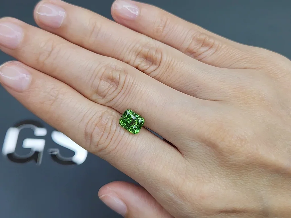 Granate tsavorita verde talla cojín 3,01 quilates, Tanzania Image №2