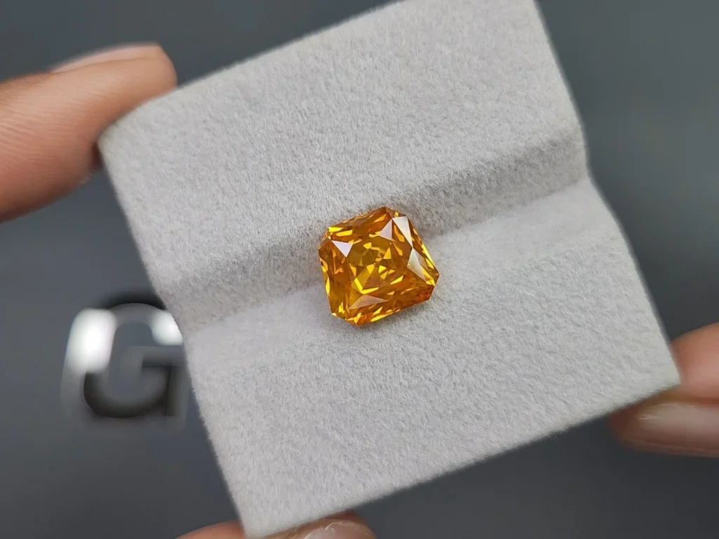 Zafiro amarillo anaranjado de talla elegante sin calentar, 4,70 ct, Sri Lanka Image №4