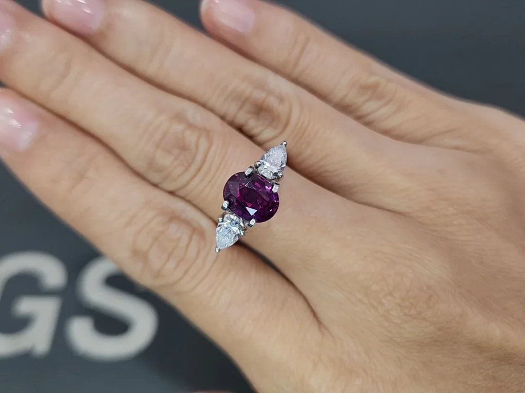Saphir violet taille ovale de 3,10 carats, Sri Lanka Image №5