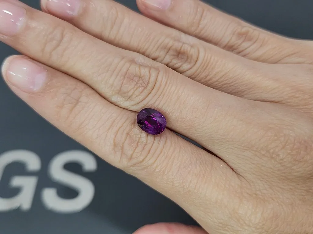 Saphir violet taille ovale de 3,10 carats, Sri Lanka Image №2
