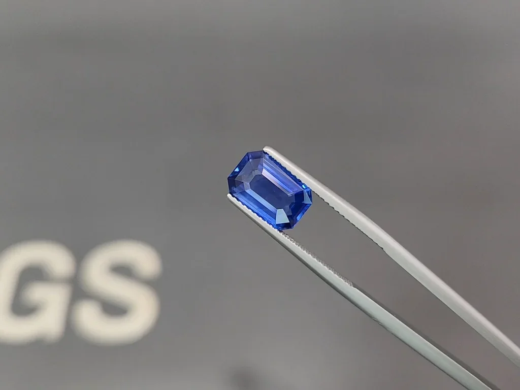 Saphir bleu taille octogonale 4,01 carats, Sri Lanka Image №3
