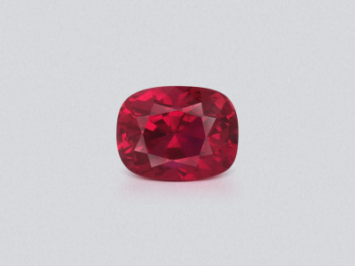 Rubis rouge carmin non chauffé, taille coussin 2,02 carats, Mozambique. Gubelin photo
