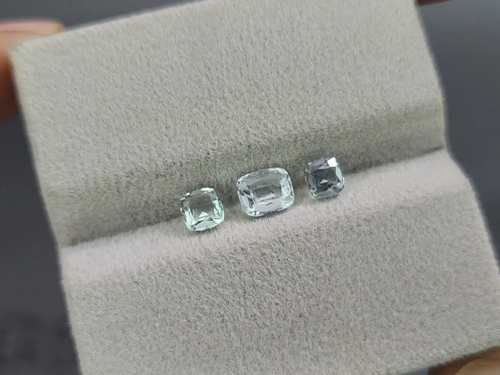 Set aus kissenförmigen aquamarinen 1,00 karat, Madagaskar Image №5