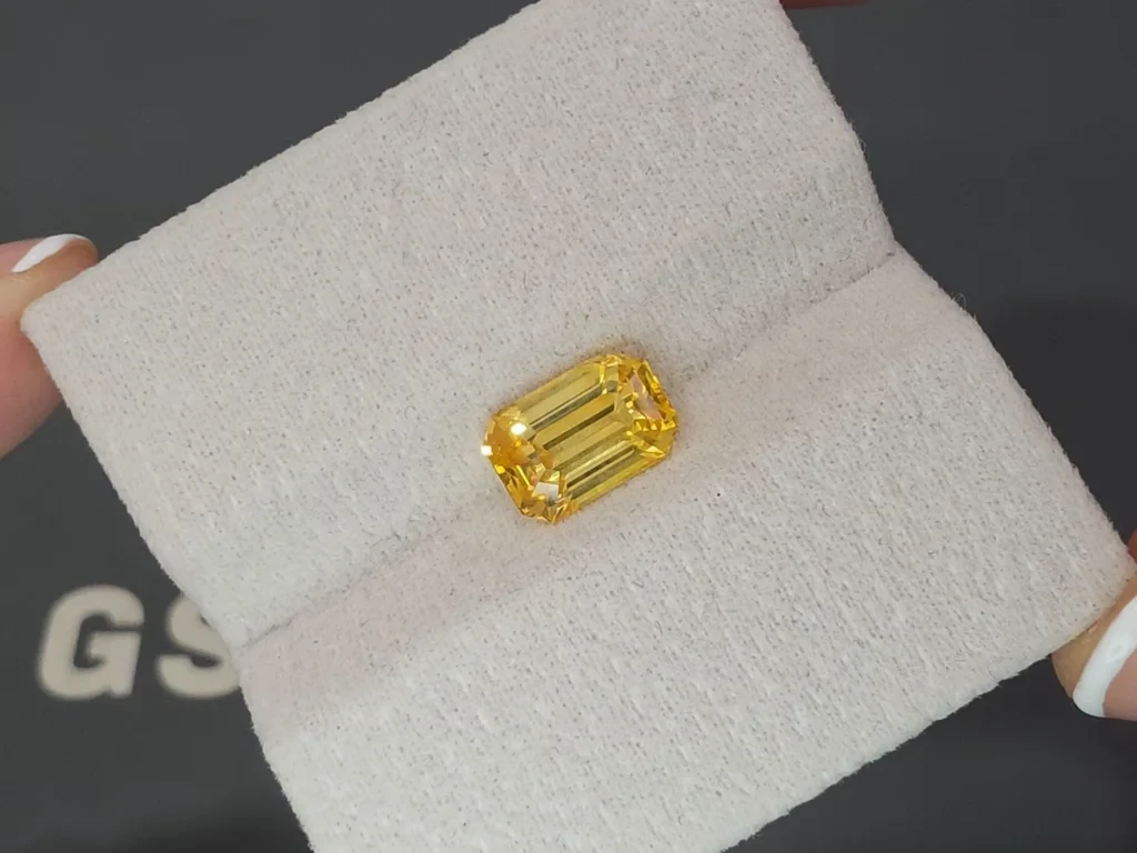 Saphir Vivid Yellow im oktagon-schliff 3,02 karat, Sri Lanka Image №4