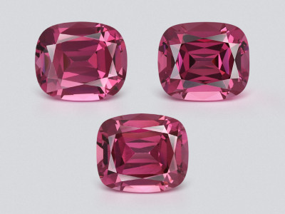 Un grenat rhodolite taille coussin de 4,29 carats, de Madagascar photo