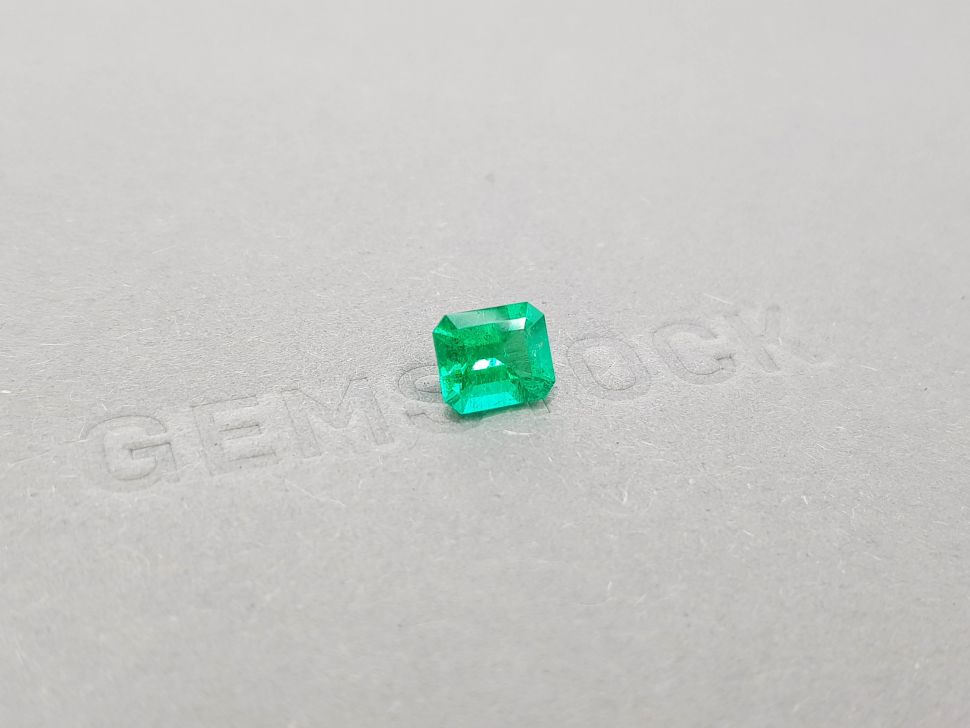 Vivid Green emerald 1.50 ct, Colombia Image №3