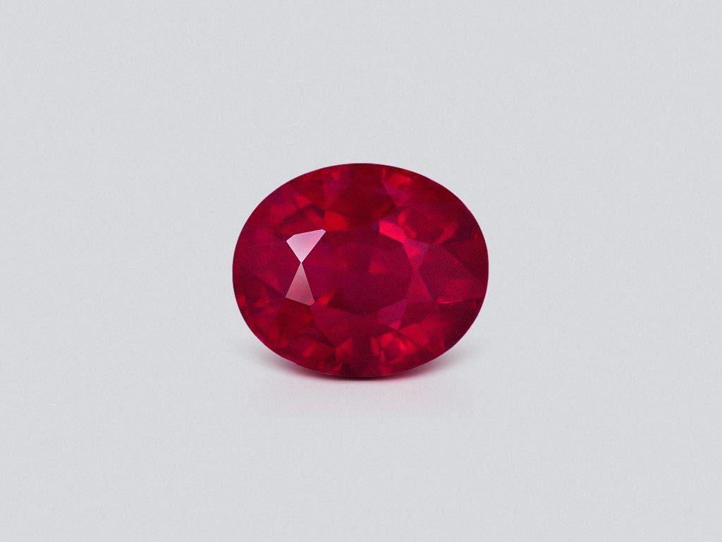 Rubí rojo vivo talla ovalada 0,50 carats, Birmania  Image №1