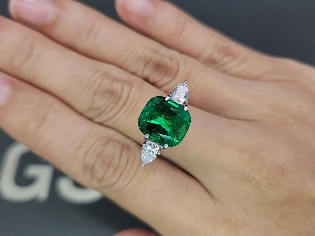 Esmeralda verde vivo talla cojín de 4,83 ct, Panjshir Image №5