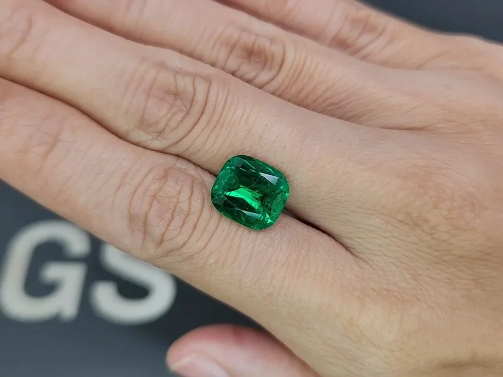Esmeralda verde vivo talla cojín de 4,83 ct, Panjshir Image №2