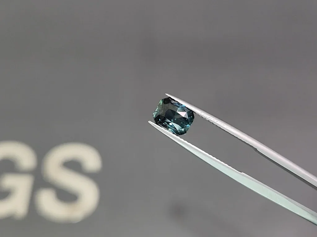 Zafiro verde azulado de talla radiante sin calentar de 2,24 quilates, Sri Lanka Image №3
