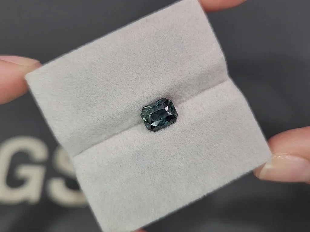 Zafiro verde azulado de talla radiante sin calentar de 2,24 quilates, Sri Lanka Image №4