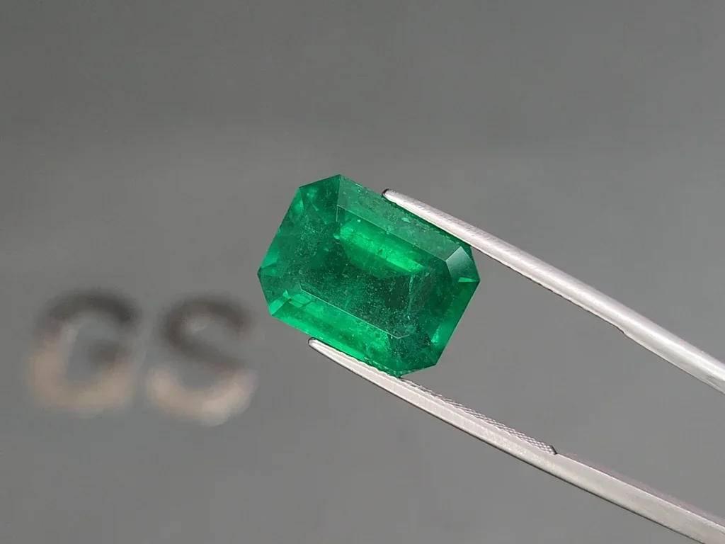 Émeraude octogonale vert vif 9,91 ct, Zambie Image №3