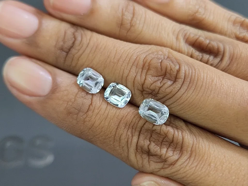 Set aus kissenförmigen aquamarinen 3,43 karat, Madagaskar Image №2