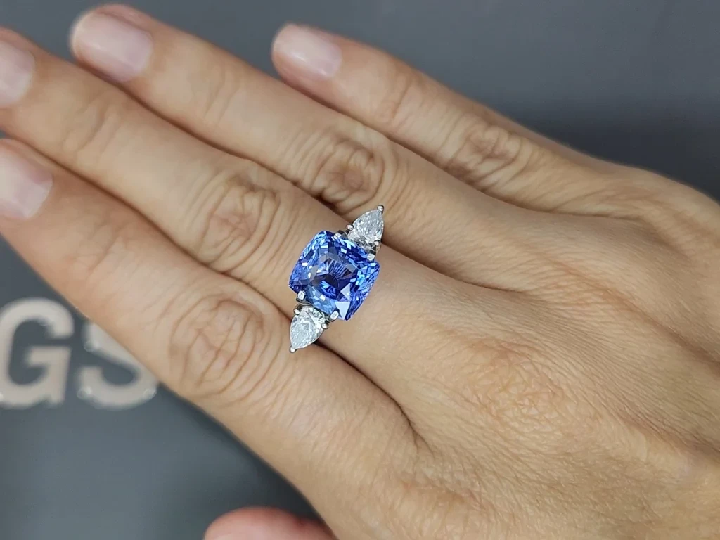 Lot #5. Unheated Cornflower Blue sapphire in cushion cut 4.59 carats, Sri Lanka Image №5